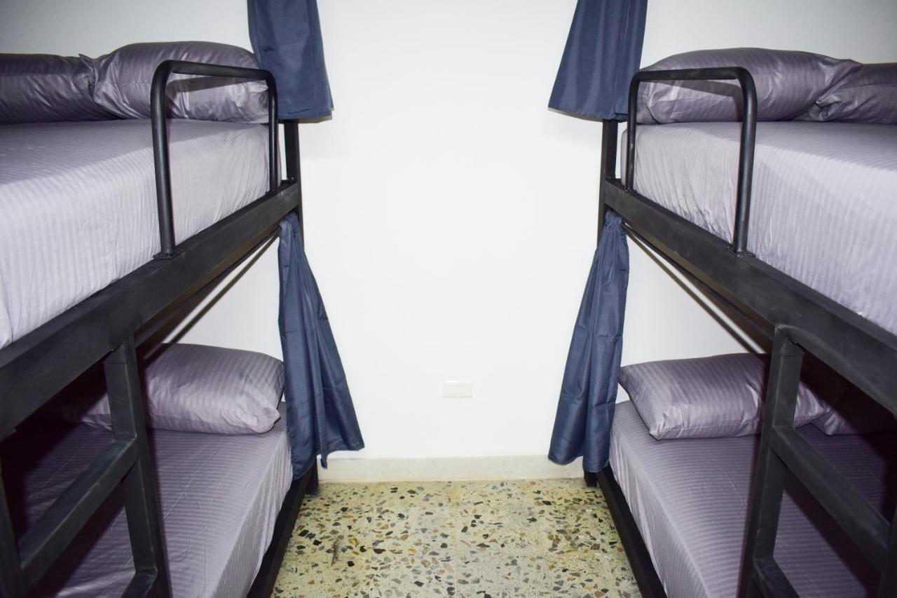 Area 51 Hostel Medellin Ngoại thất bức ảnh